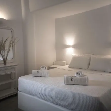 Hotel Helios Perissa (Santorini)